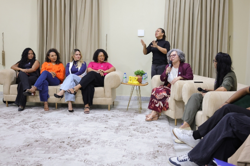 Mulheres participam de roda de conversa sobre diversidade e g&ecirc;nero na Sala de Conviv&ecirc;ncia da Reitoria da UFC